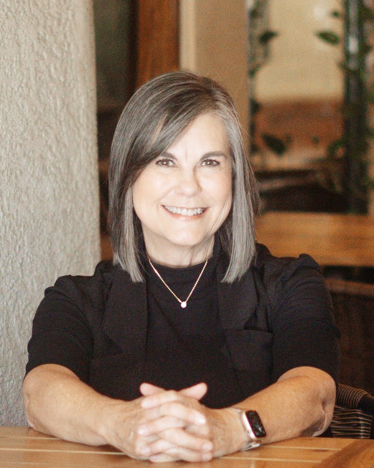 Portrait of author Kelly Hollman